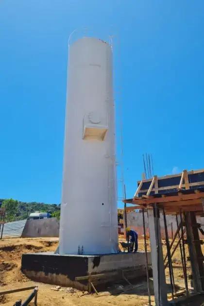 Como um tanque subterrâneo que tem a forma melhora o espaço